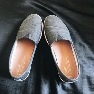 Toms slip ons